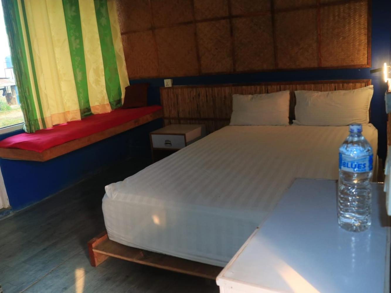 Hippies Colony - Travellers Home Sauraha Bagian luar foto
